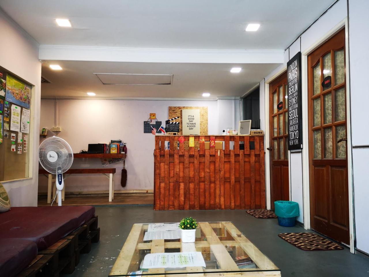 Get Inn Backpackers Кота-Кинабалу Экстерьер фото