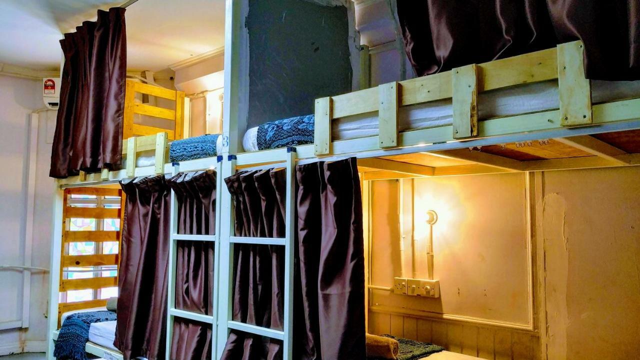 Get Inn Backpackers Кота-Кинабалу Экстерьер фото