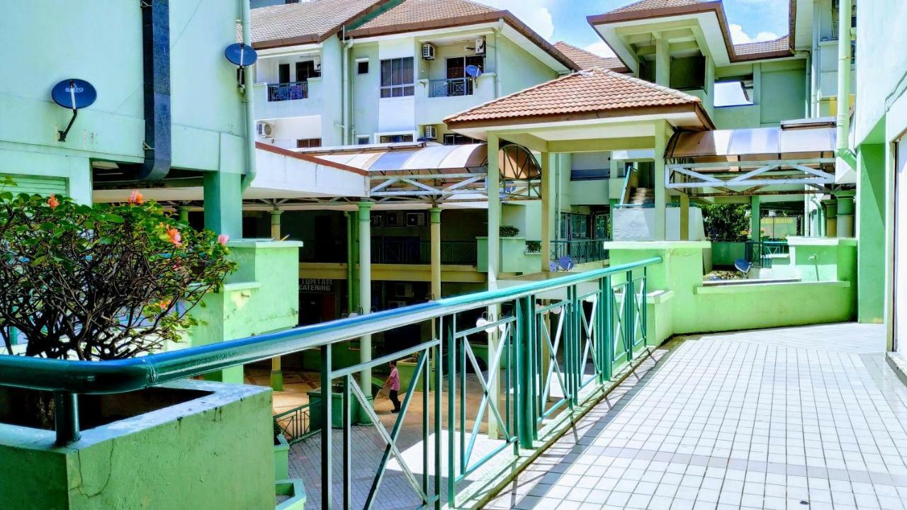 Get Inn Backpackers Кота-Кинабалу Экстерьер фото