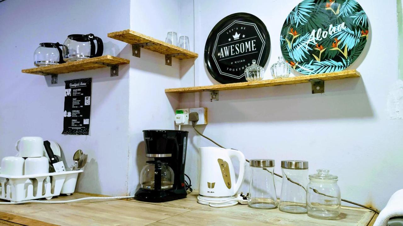Get Inn Backpackers Кота-Кинабалу Экстерьер фото