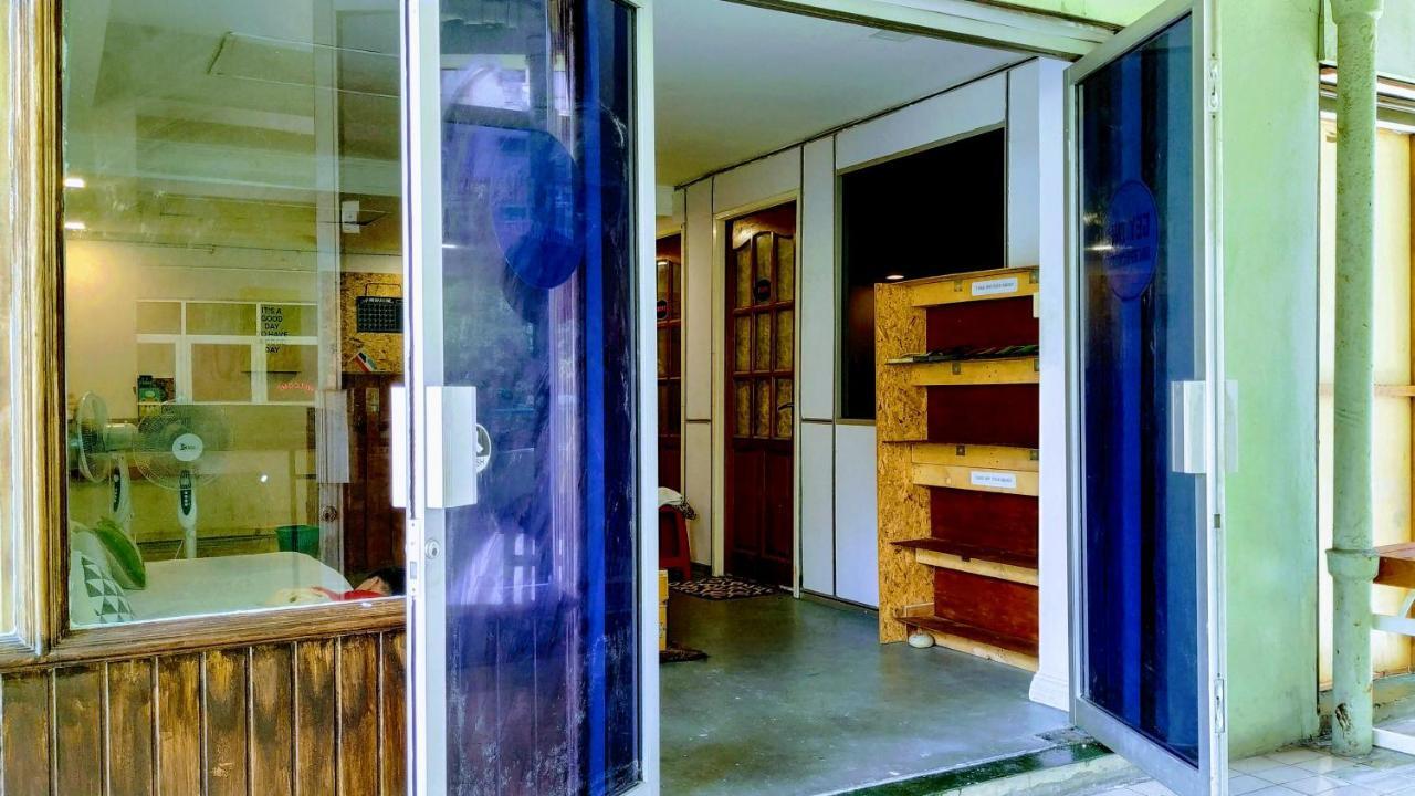 Get Inn Backpackers Кота-Кинабалу Экстерьер фото